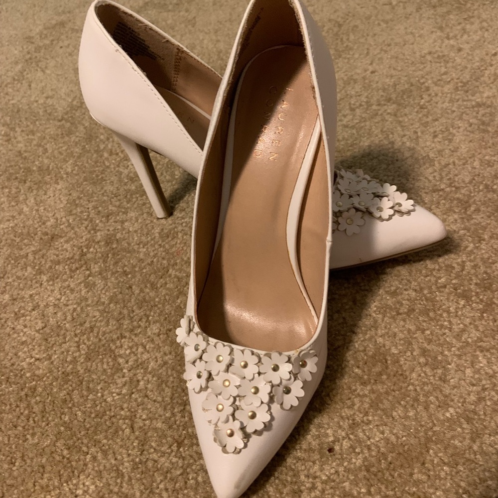 LC Lauren Conrad White Floral Heels